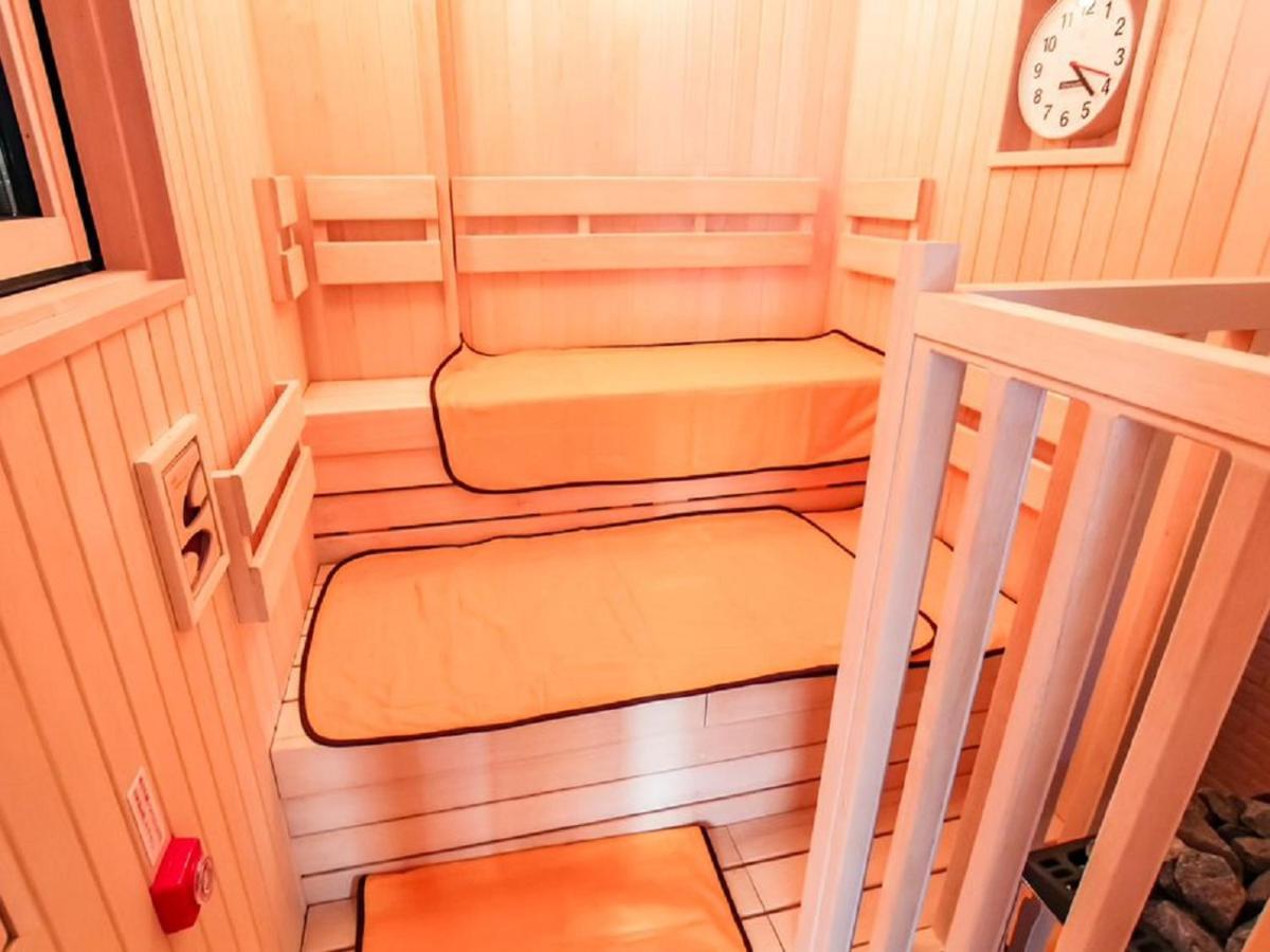 Hotel Livemax Premium Umeda East Osaka Exteriör bild